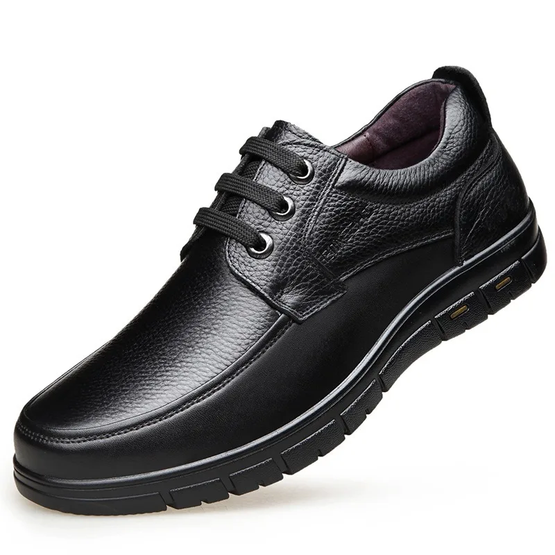 Black leather casual men's shoe with laces and a comfortable sole.